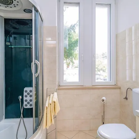 2 Bedroom In Apartment