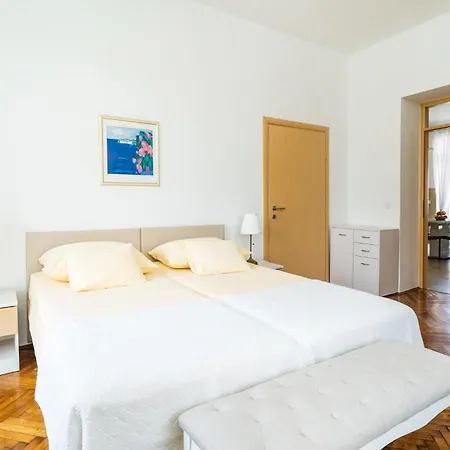 2 Bedroom In *