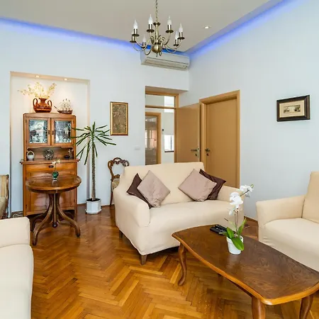 2 Bedroom In Apartment